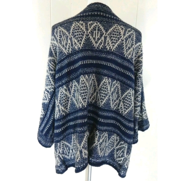 Romeo & Juliet Couture Southwestern Cardigan - Picture 3 of 4